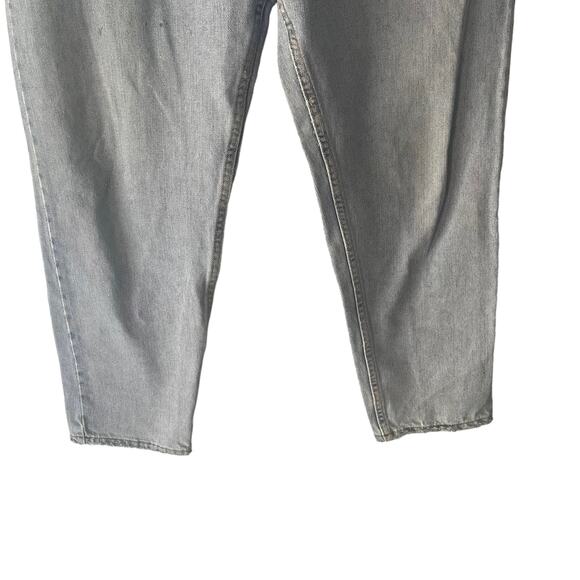 Levi's 550 Vintage Women's Size 10 Crop Gray Light Wash High Rise Straight Jeans - Picture 3 of 12